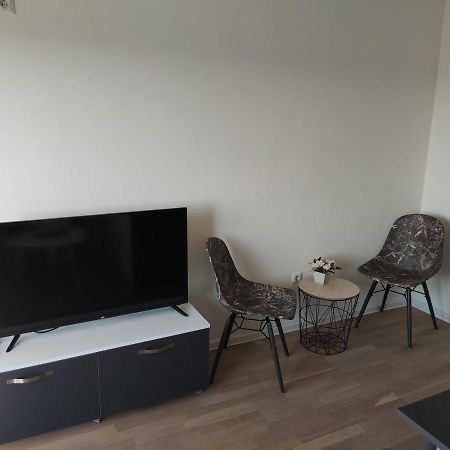 Apartmani Sarah 2 투즐라 외부 사진