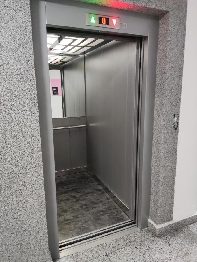 Apartmani Sarah 2 투즐라 외부 사진